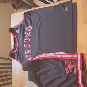 *2 items incl* Crooks and Castles matching jersey and shorts Large